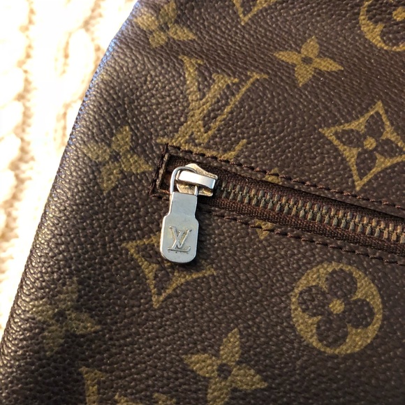 Louis Vuitton Pliante Clutch - Picture 8 of 8